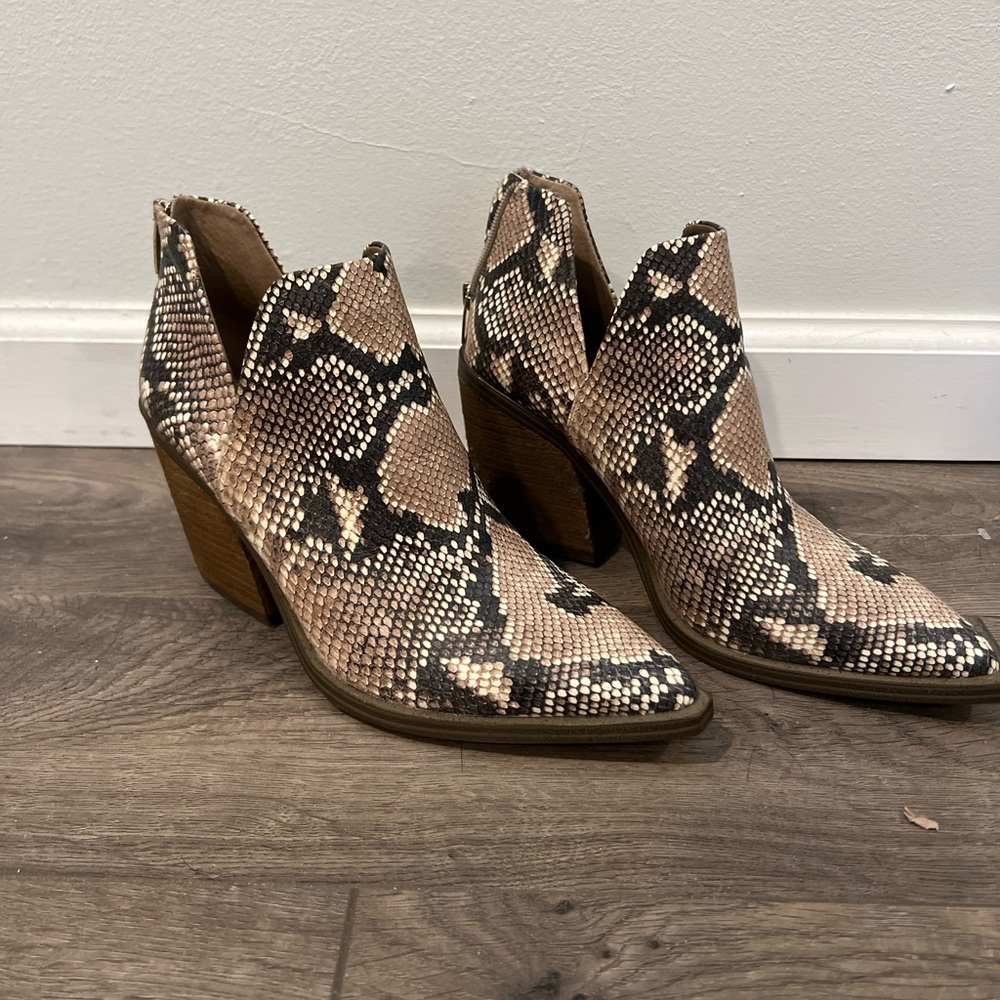 Vince Camuto booties